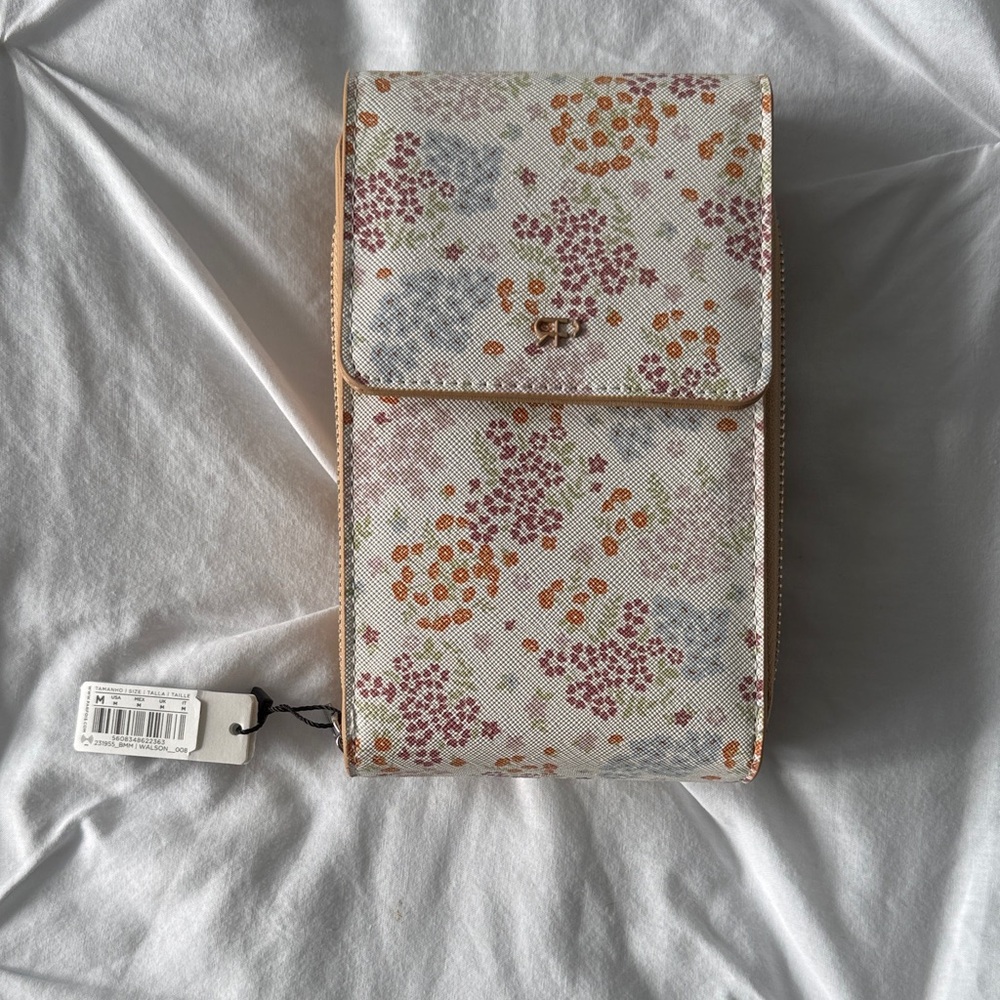 Elegant Floral Clutch with Multicolor Design